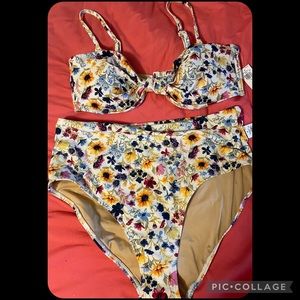 NWT Two-piece floral high-waisted bikini set